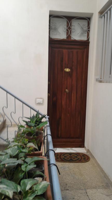 Casa Vacanze Trapani Via Merce Buitenkant foto